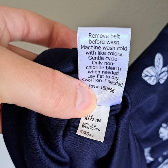 41 Hawthorn Navy Floral Short Flutter Sleeve Dress size 1X V Neck - Picture 3 of 8